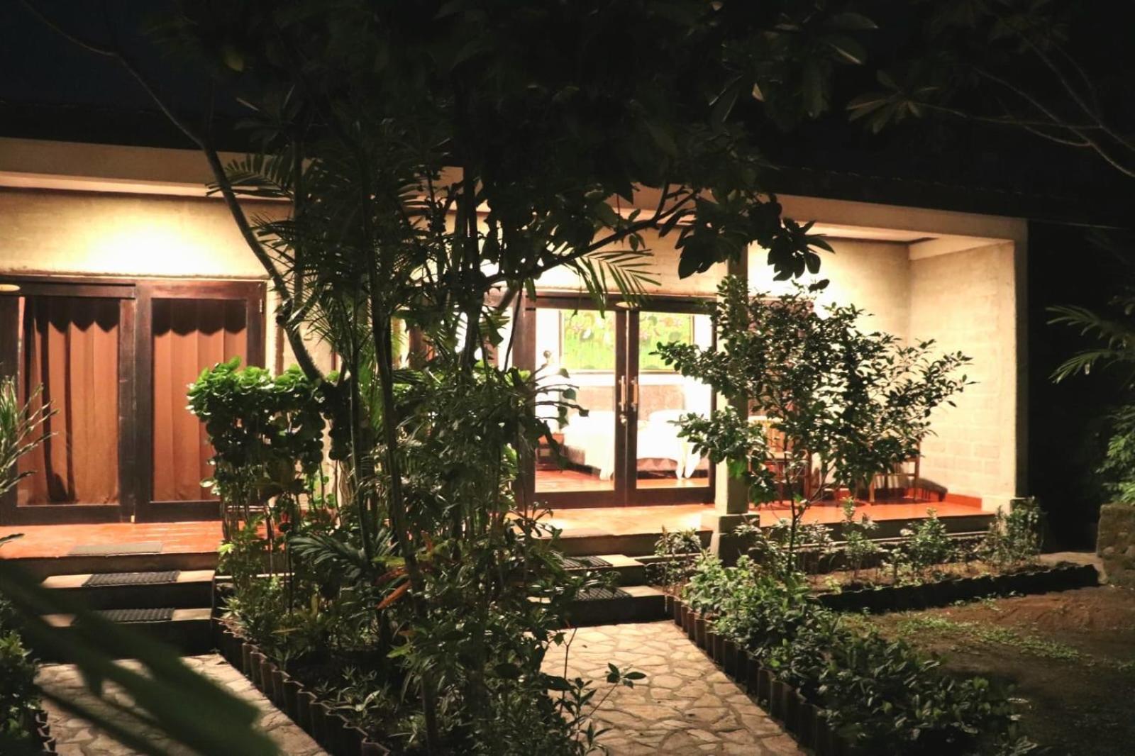 Kebun Rohani Cottages Senggigi Buitenkant foto